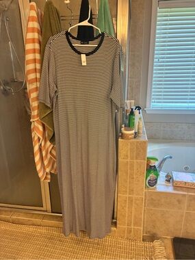 GAP Navy and White Striped Short Sleeve Maxi Dress